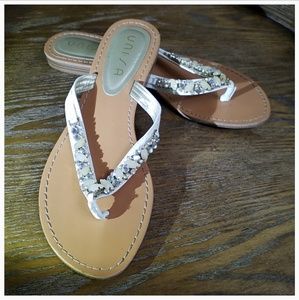 🌻Need Glitz & Glam for Summer? Get Unisa Sandals!